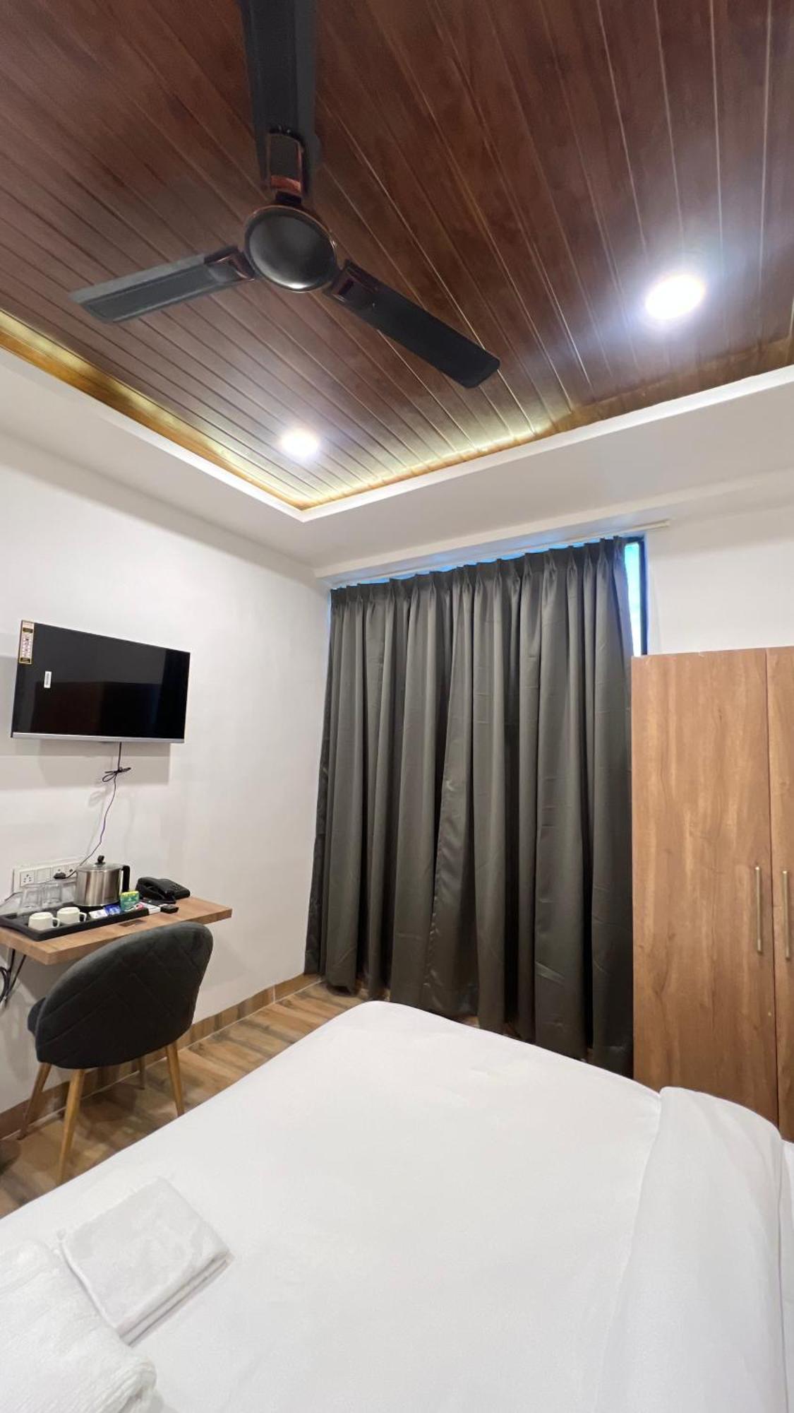 Hotel Vedicvista Indore Exterior foto